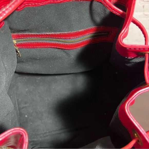 LOUIS VUITTON Epi Petit Noe. 80’s Vintage. Leather Bag EUC - Picture 8 of 14